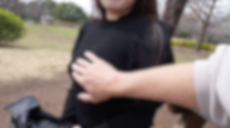 【初次拍摄】【露脸】『除了男友之外，我没做过别的事情…害羞』。第一次与肉棒接触，对于膣内爆湿的纯真女孩。口内射精、中出的2次射精
